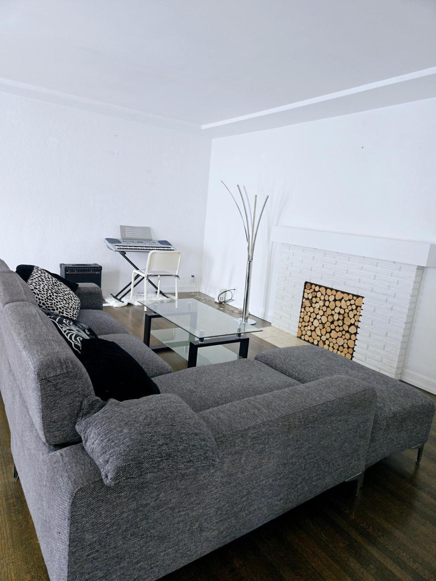 Lovely Cozy Room! With Attached Private Bath In The Heart Of Vancouver! Private Parking & Self Check-In! Εξωτερικό φωτογραφία